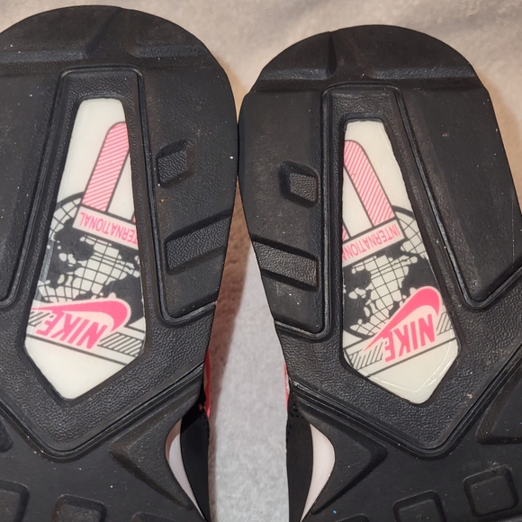 Nike Air Max ST Size 6.5Y 653819-101 White Black Hyper Pink Running Shoes - Picture 5 of 10